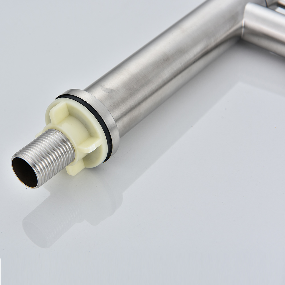 Een RVS wastafelkraan. Enkel k - Home Bar Sink recensie en prijs